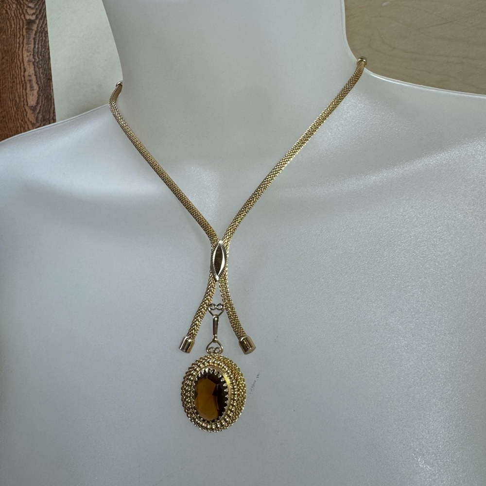 Sarah Coventry Vintage Gold Lariat Necklace with Amber-Tone Oval Pendant